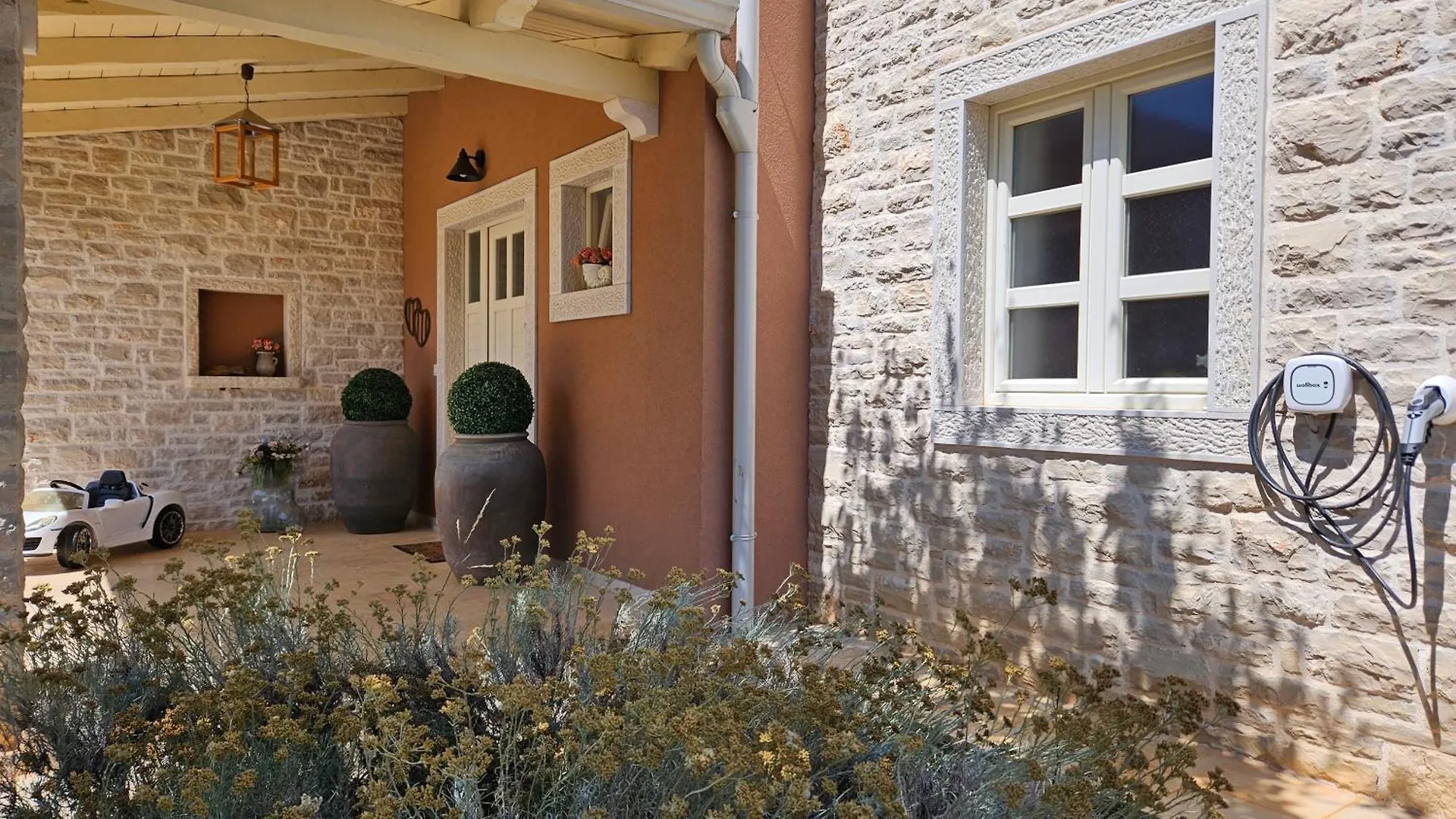 Ginocchetti Villa Kastelir 0*,