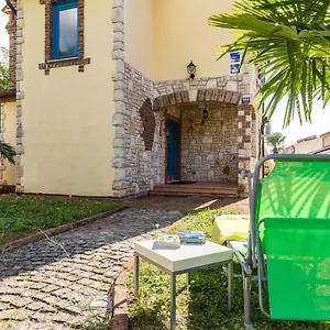 Villa-johanna Kaštelir